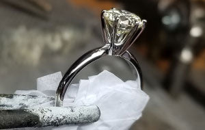 A white gold 1 stone Diamond engagement ring 