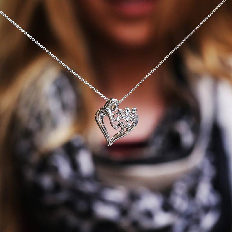 I Love You Mommy Eight Diamond Necklace